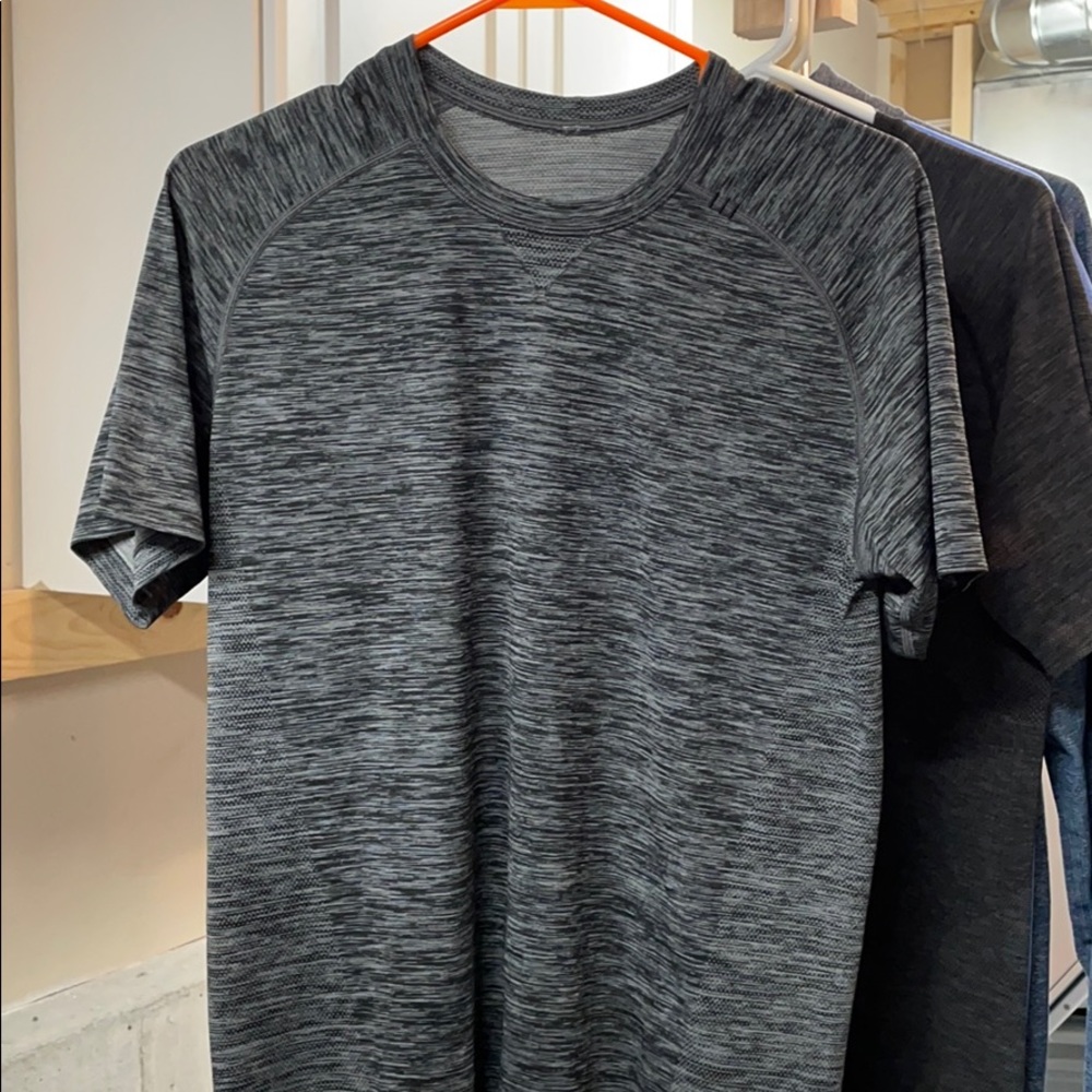 Lululemon men’s shirt